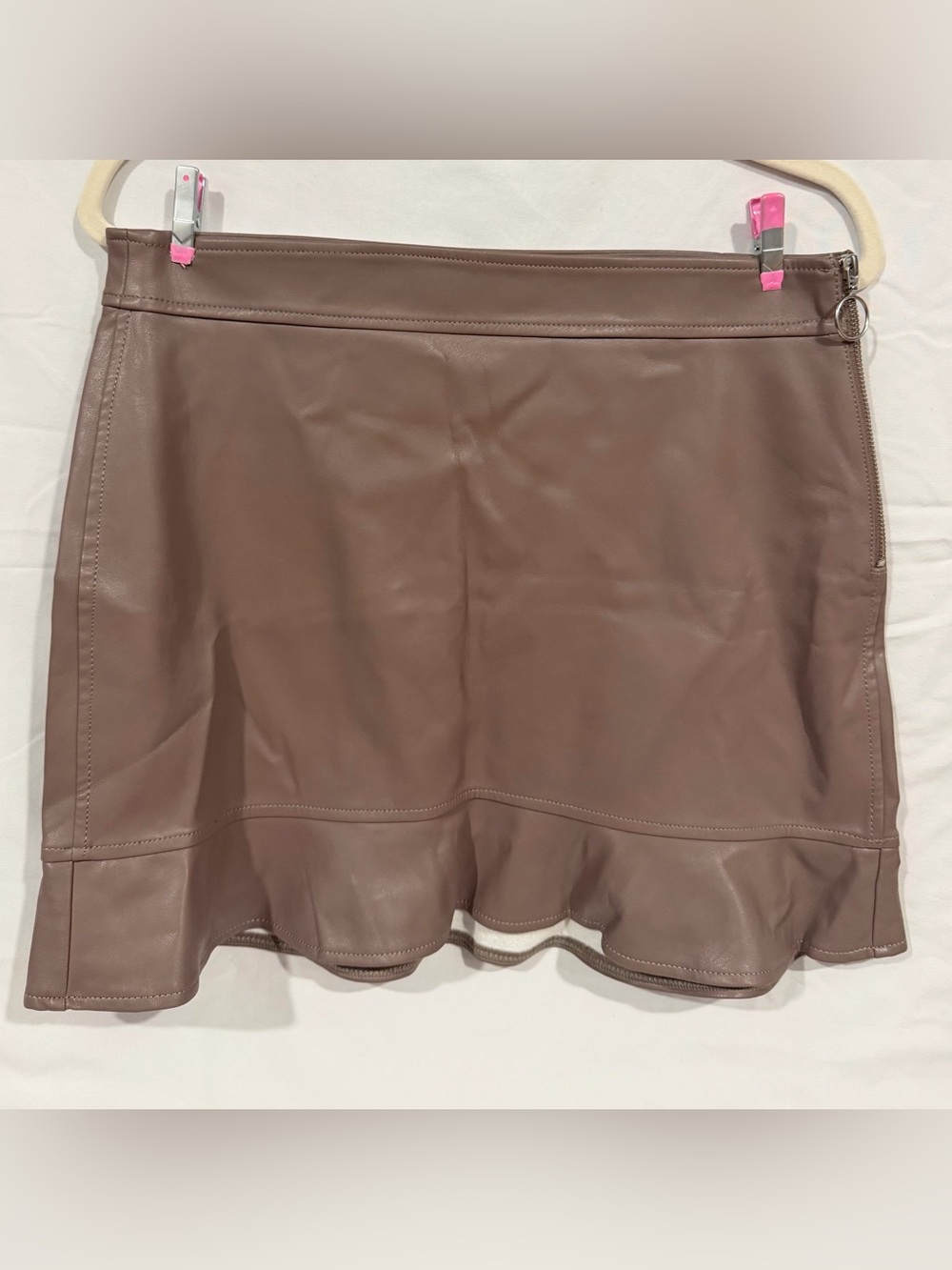 Express 8 Faux Leather Mini Skirt in Mauve Taupe. Ruffle hem. NWT